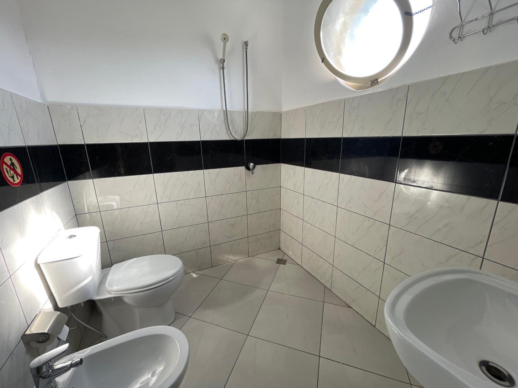 Latifi Hotel Gramsh