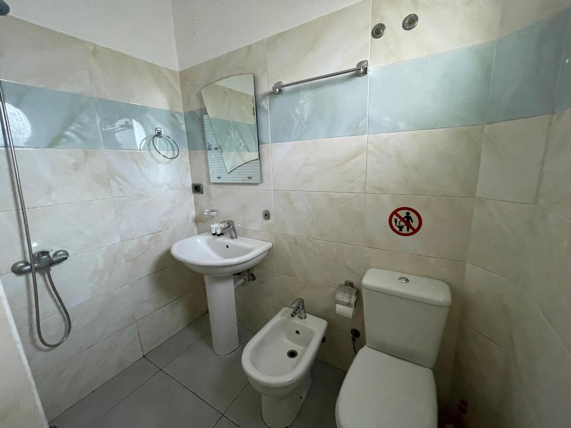 Latifi Hotel *