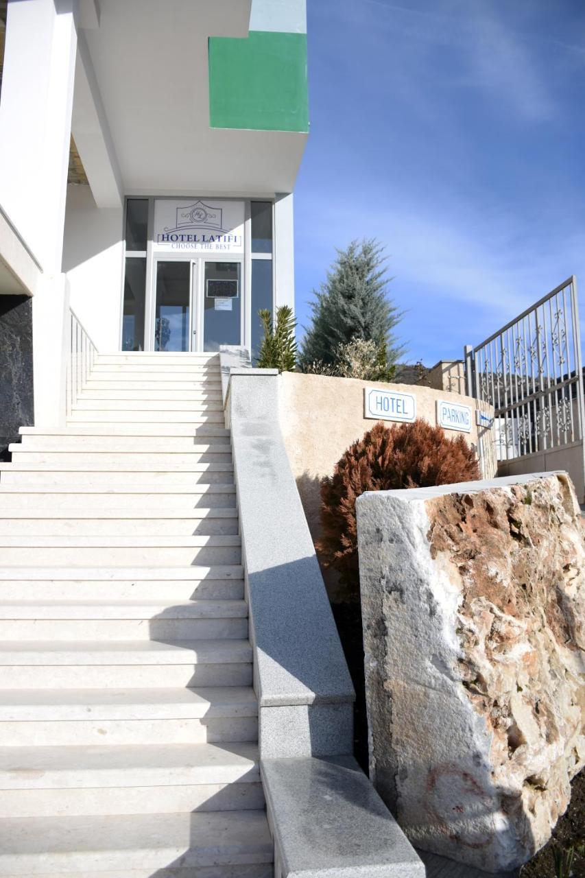 Hotel Latifi *
